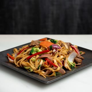 Tallarin Saltado de Pollo
